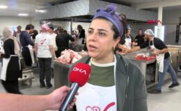 Gönül Mutfağı, depremzedelere taziye yemeği dağıttı